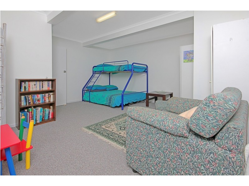 1 Gull Close, Catalina NSW 2536
