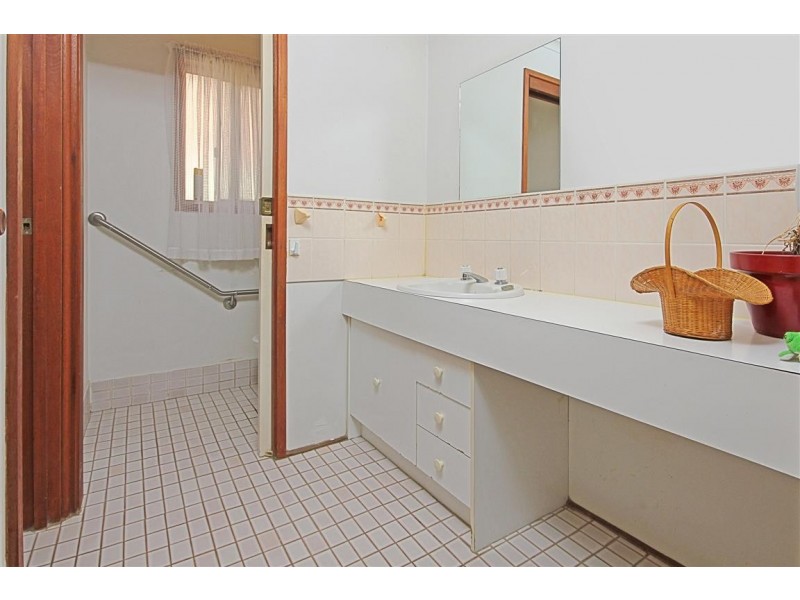 8 Wills Crescent, Denhams Beach NSW 2536