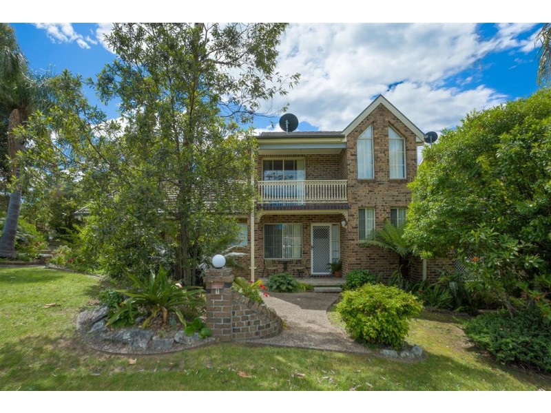1/2 Lisa Place, Sunshine Bay NSW 2536
