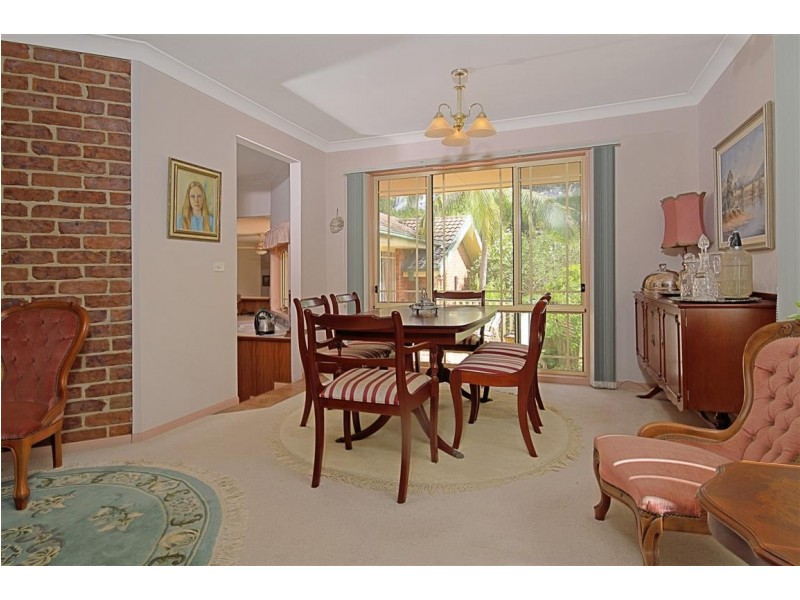 24 Pleasurelea Drive, Sunshine Bay NSW 2536