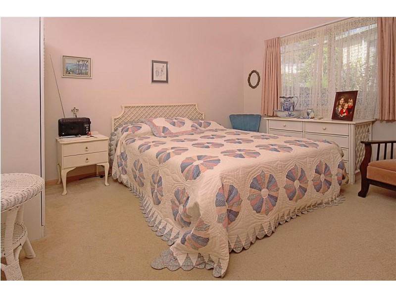 24 Pleasurelea Drive, Sunshine Bay NSW 2536