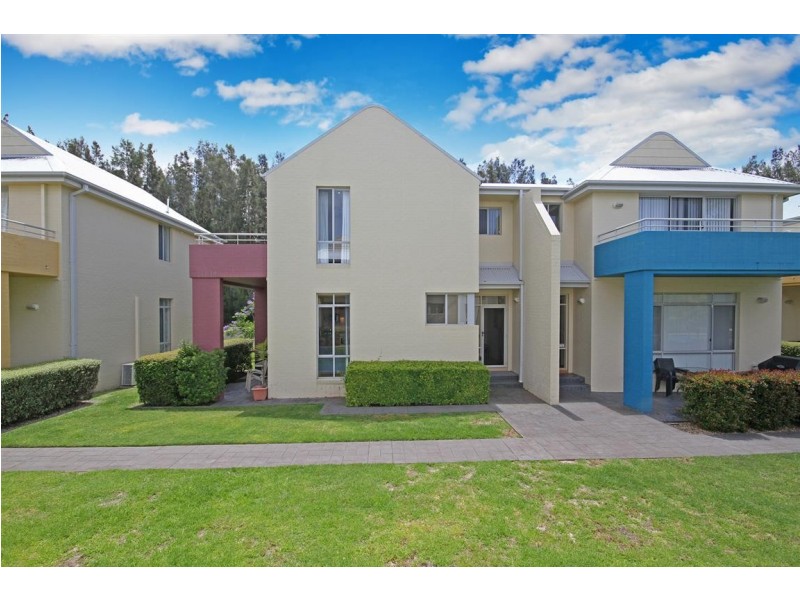 9/1 Myamba Parade, Surfside NSW 2536
