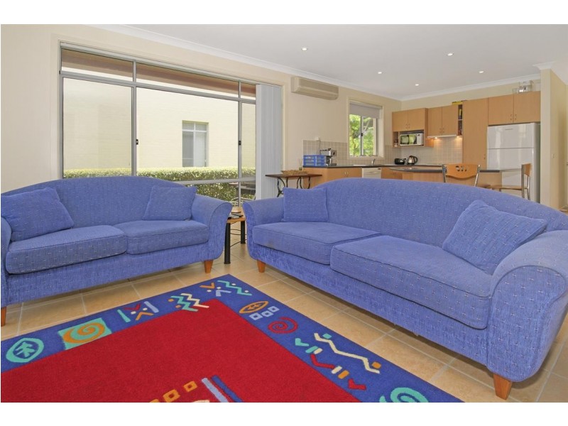 9/1 Myamba Parade, Surfside NSW 2536