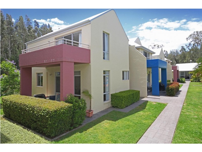 9/1 Myamba Parade, Surfside NSW 2536