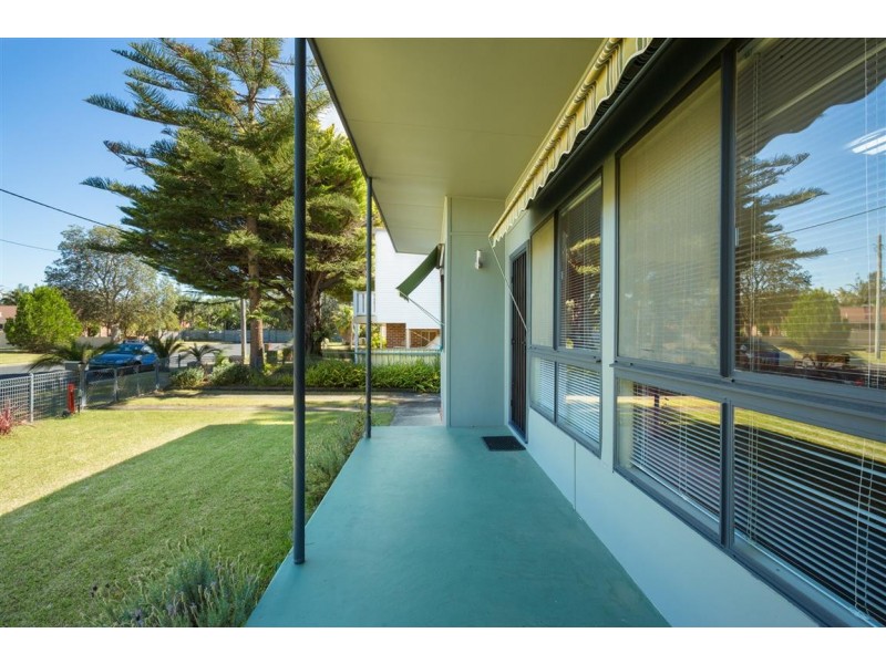 18 Dolphin Avenue, Batemans Bay NSW 2536