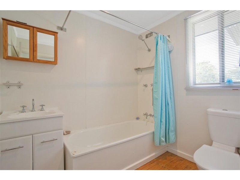 18 Dolphin Avenue, Batemans Bay NSW 2536