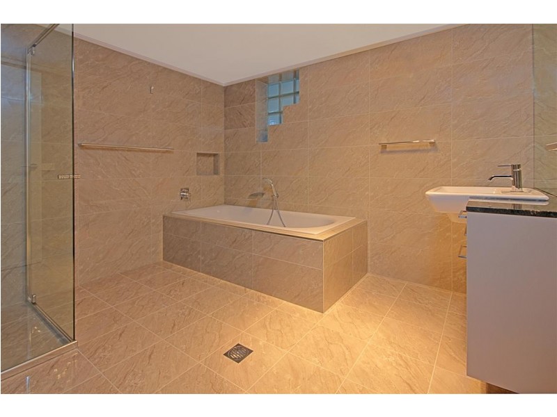 2/25 Beach Road, Batemans Bay NSW 2536