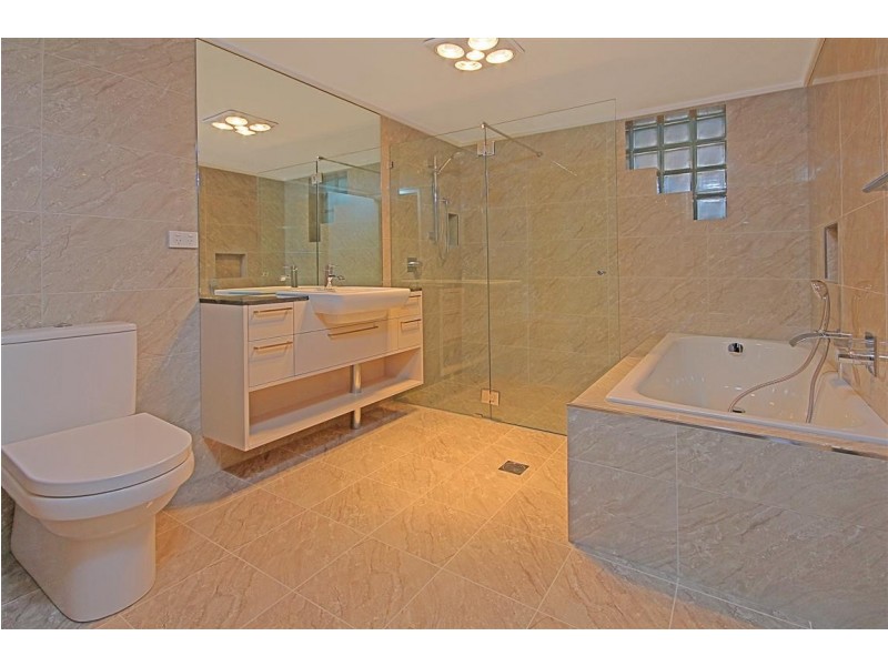 2/25 Beach Road, Batemans Bay NSW 2536