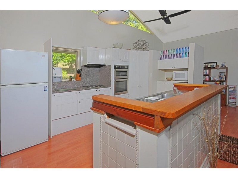 8 Figtree Close, Surf Beach NSW 2536