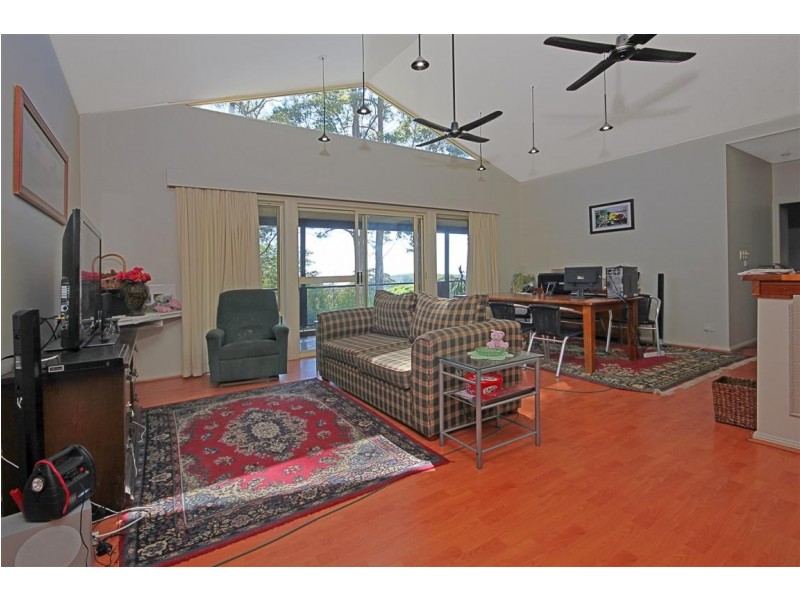 8 Figtree Close, Surf Beach NSW 2536