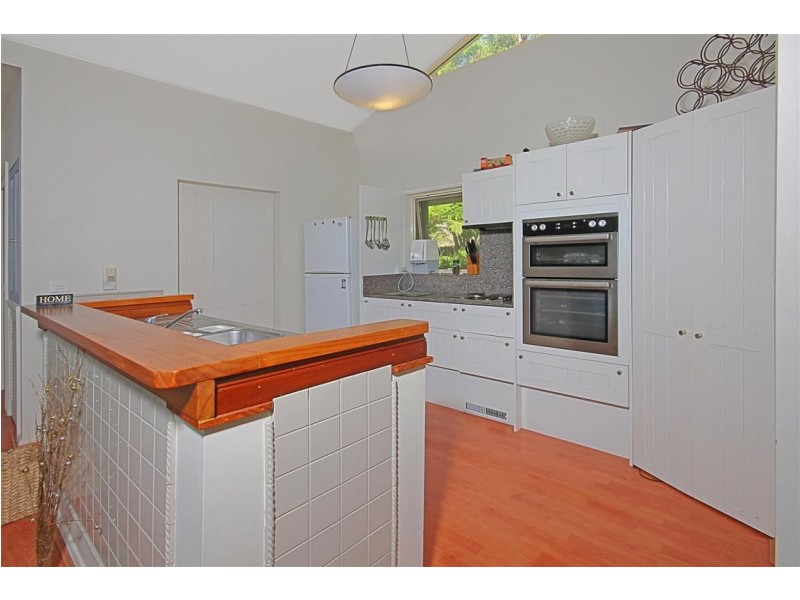 8 Figtree Close, Surf Beach NSW 2536