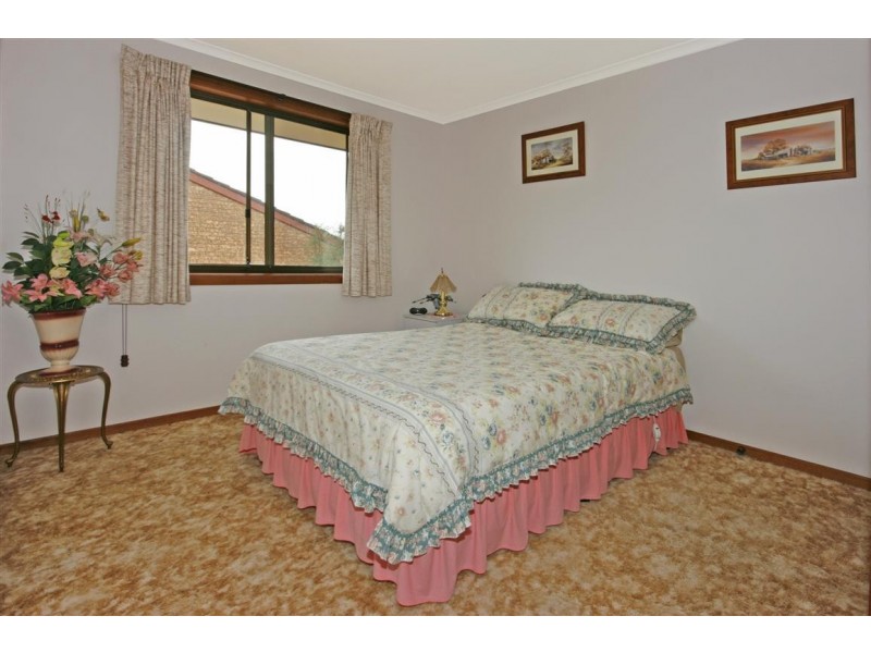 4/11 Eric Fenning Drive, Surf Beach NSW 2536