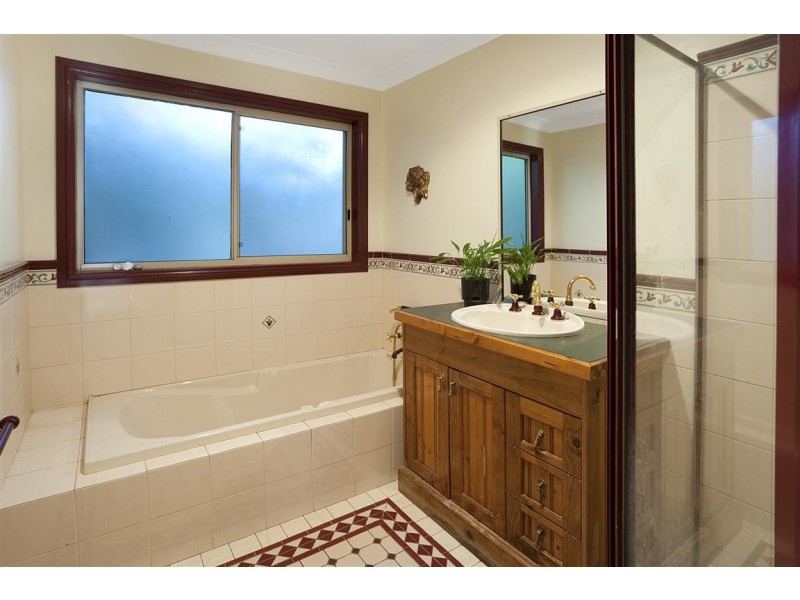17 Connells Close, Mossy Point NSW 2537