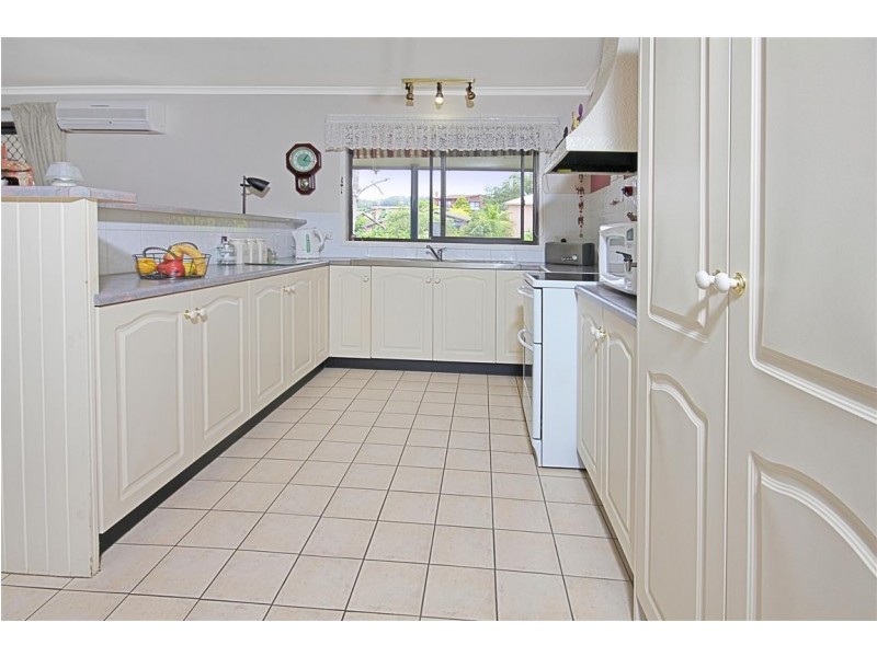 21 Johnson Place, Surf Beach NSW 2536