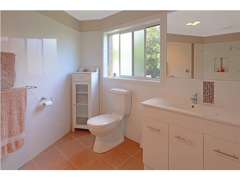 21 Johnson Place, Surf Beach NSW 2536