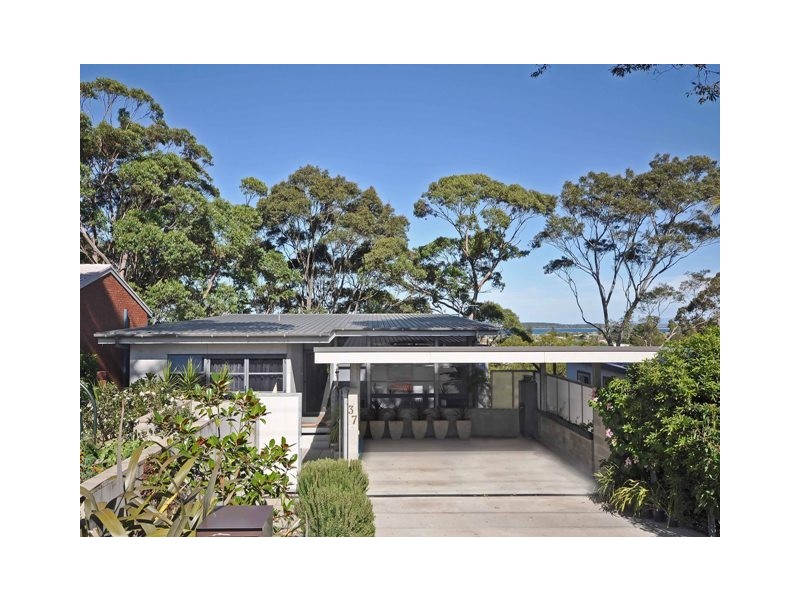 37 Forest Parade, Tomakin NSW 2537