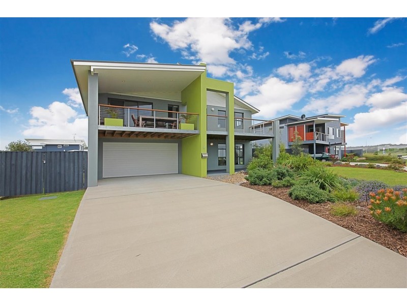 4 Beachside Boulevard, Tomakin NSW 2537