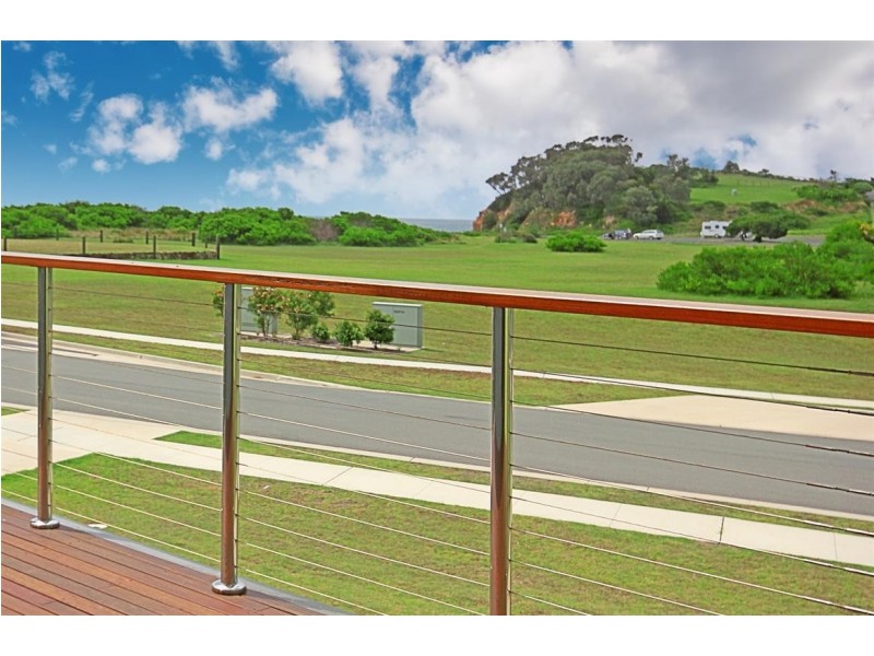4 Beachside Boulevard, Tomakin NSW 2537