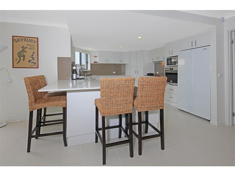 4 Beachside Boulevard, Tomakin NSW 2537