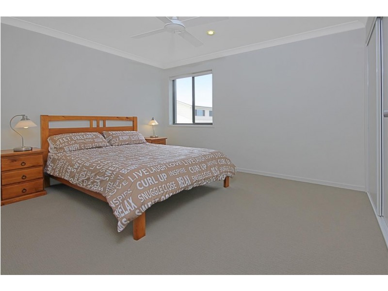 4 Beachside Boulevard, Tomakin NSW 2537