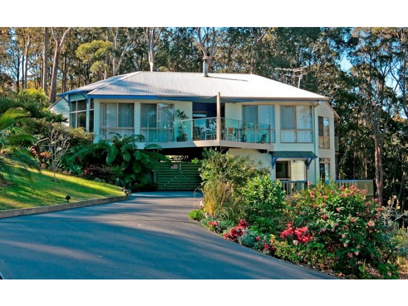 13 Barlings Drive, Tomakin NSW 2537