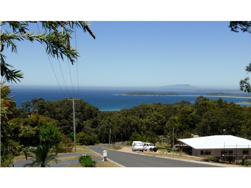 13 Barlings Drive, Tomakin NSW 2537