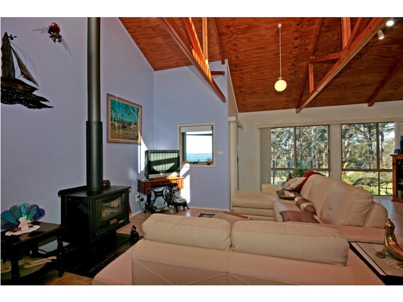 13 Barlings Drive, Tomakin NSW 2537