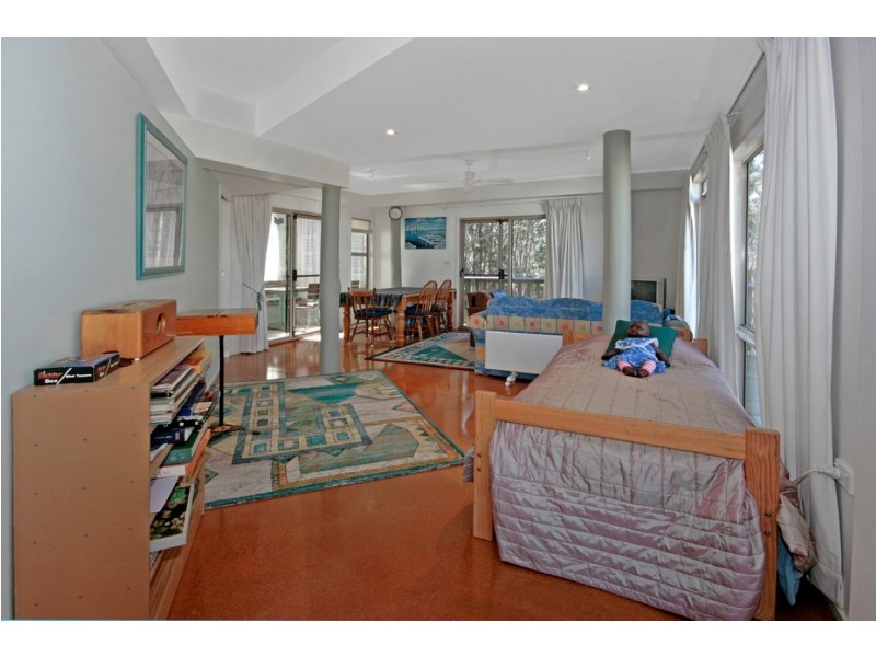 13 Barlings Drive, Tomakin NSW 2537