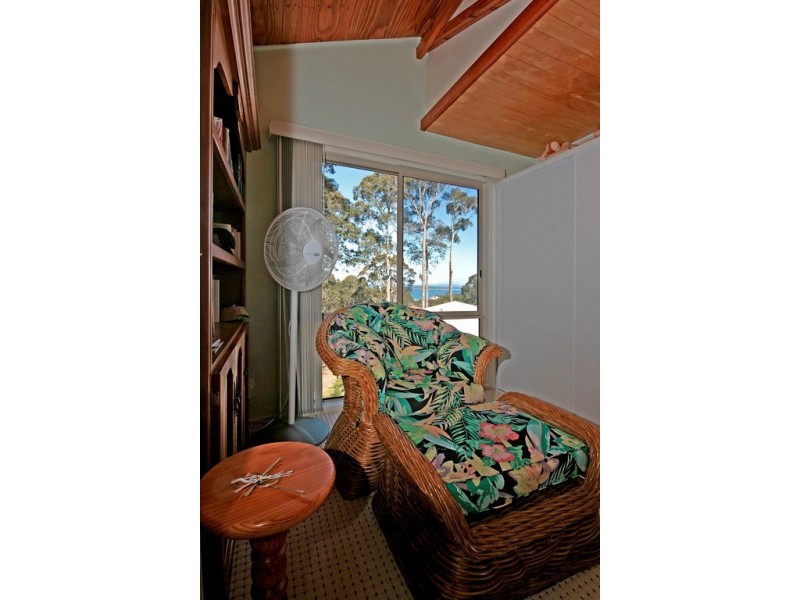 13 Barlings Drive, Tomakin NSW 2537