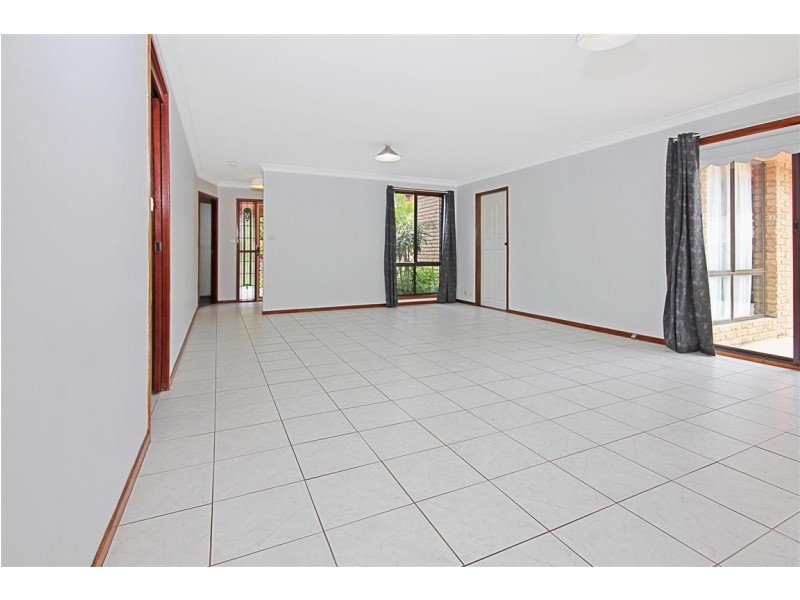 4 Blaxland Court, Sunshine Bay NSW 2536