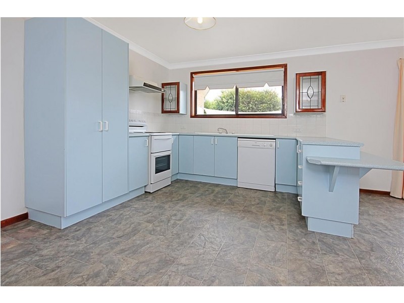 4 Blaxland Court, Sunshine Bay NSW 2536