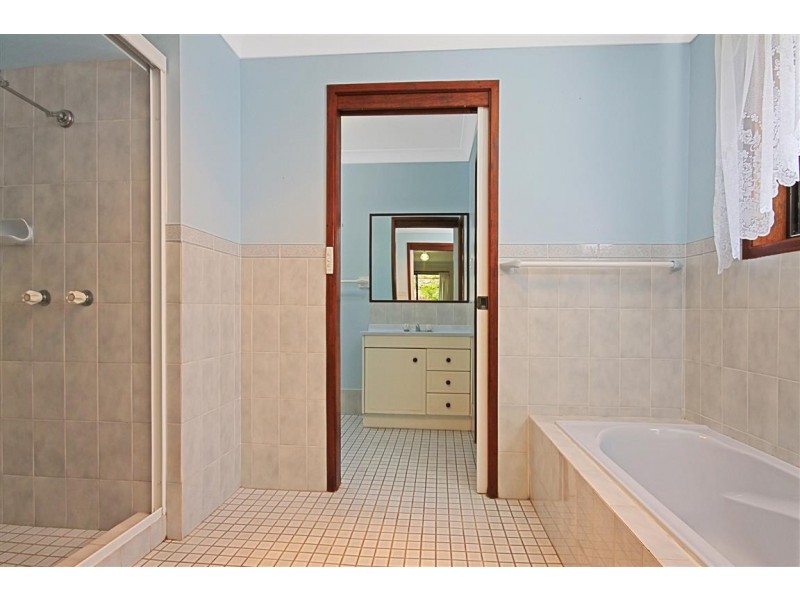 4 Blaxland Court, Sunshine Bay NSW 2536