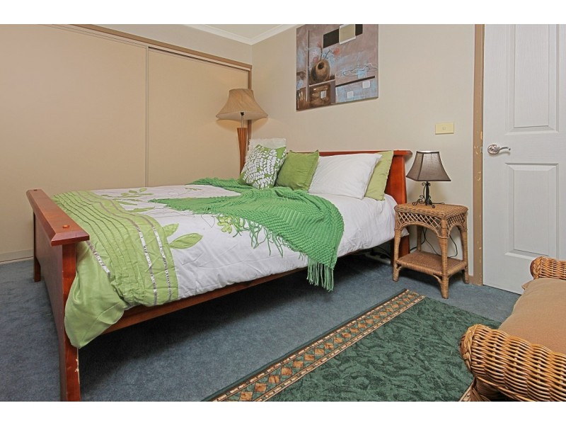 22 Karoola Crescent, Surfside NSW 2536