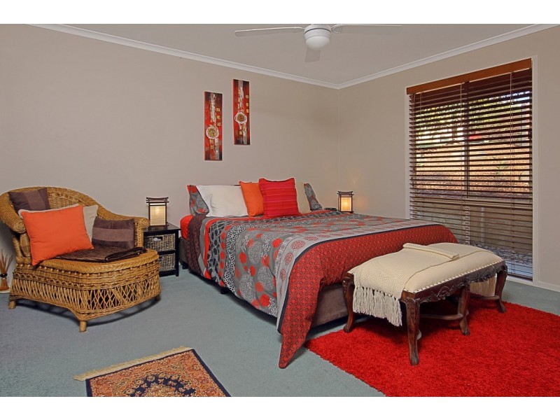 22 Karoola Crescent, Surfside NSW 2536