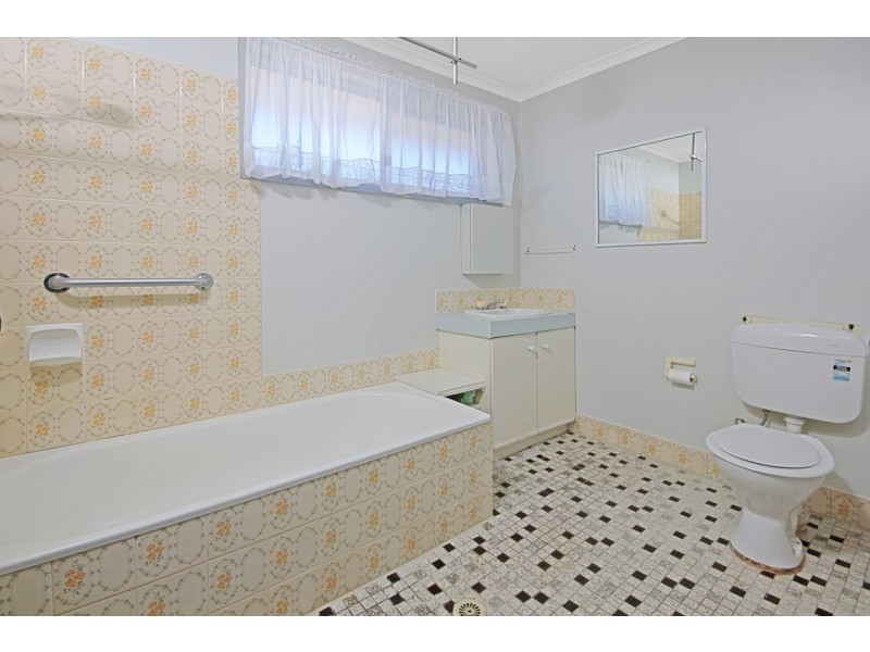 2/21 Golf Links Drive, Batemans Bay NSW 2536