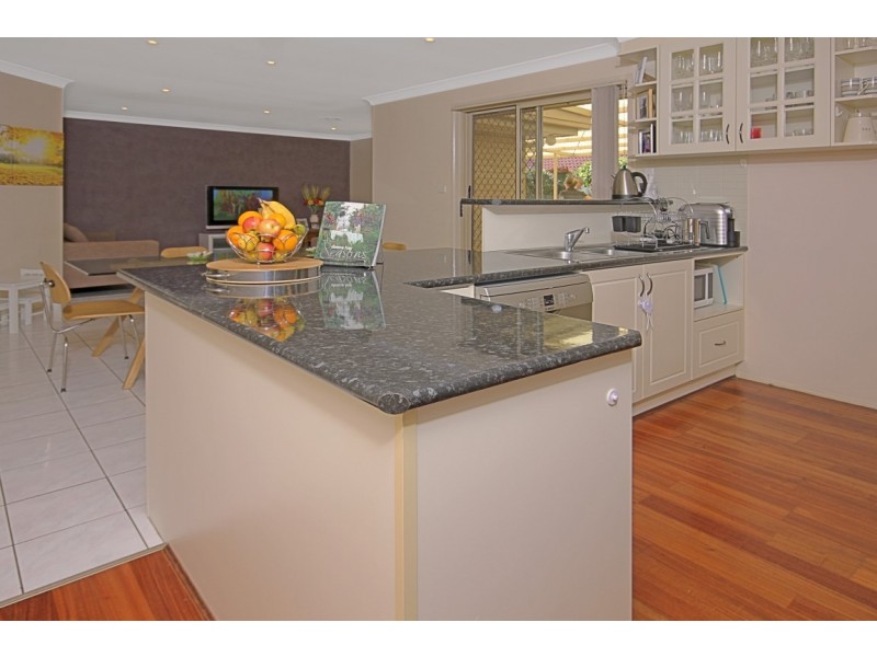 8 Wentworth Avenue, Sunshine Bay NSW 2536