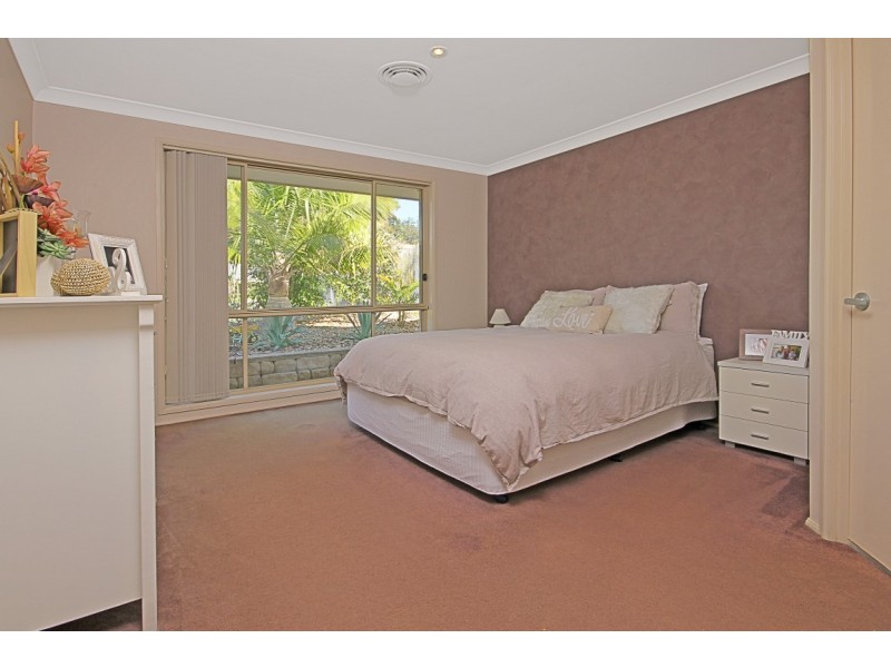 8 Wentworth Avenue, Sunshine Bay NSW 2536