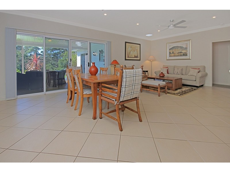 11 Towrang Avenue, Surf Beach NSW 2536