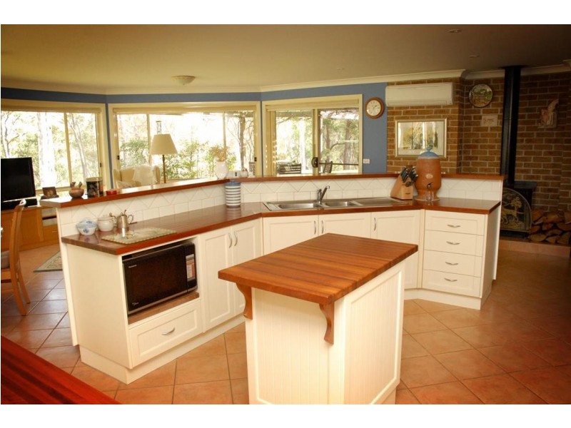 7 Rotary Drive, Batemans Bay NSW 2536