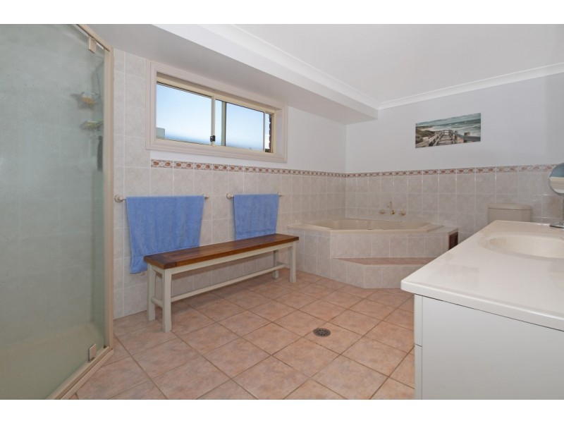 12 Poole Place, Sunshine Bay NSW 2536