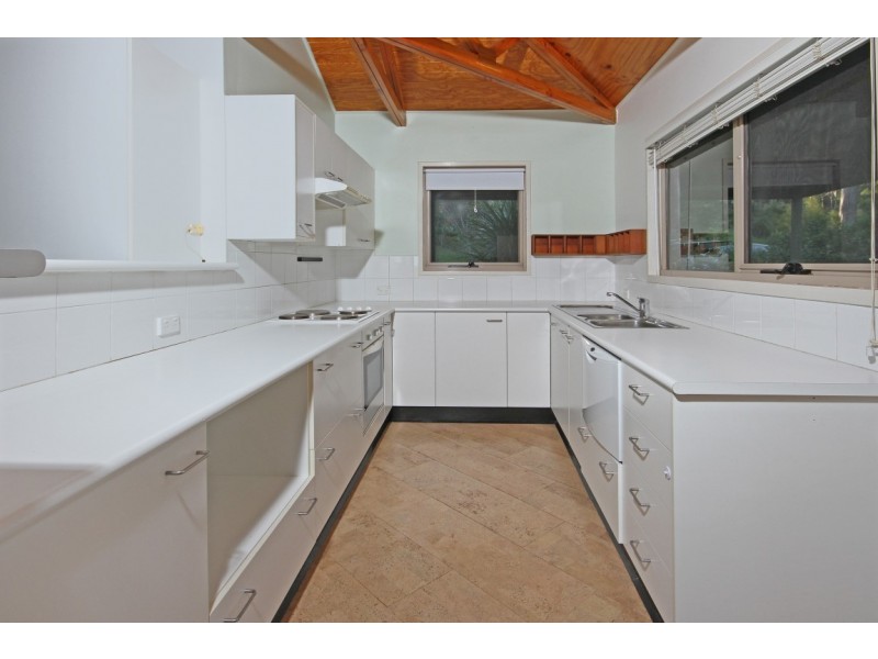 13 Barlings Drive, Tomakin NSW 2537