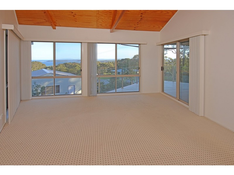 13 Barlings Drive, Tomakin NSW 2537