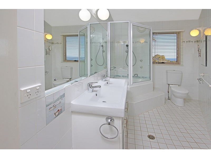 13 Barlings Drive, Tomakin NSW 2537