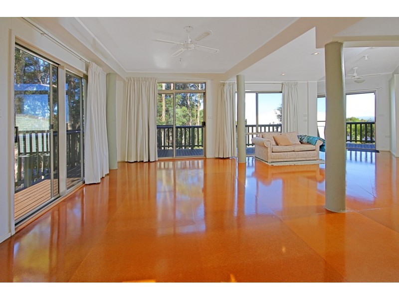 13 Barlings Drive, Tomakin NSW 2537