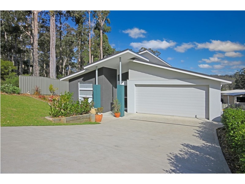 12 Mawson Place, Sunshine Bay NSW 2536