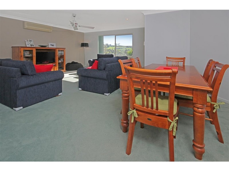 44 Hilltop Crescent, Surf Beach NSW 2536