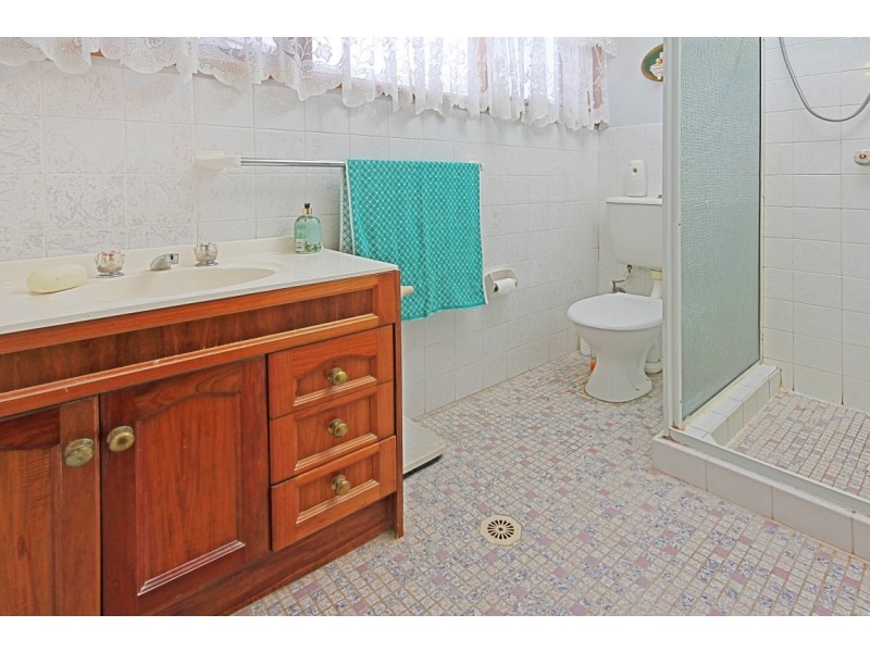 5 Ocean Road, Batehaven NSW 2536