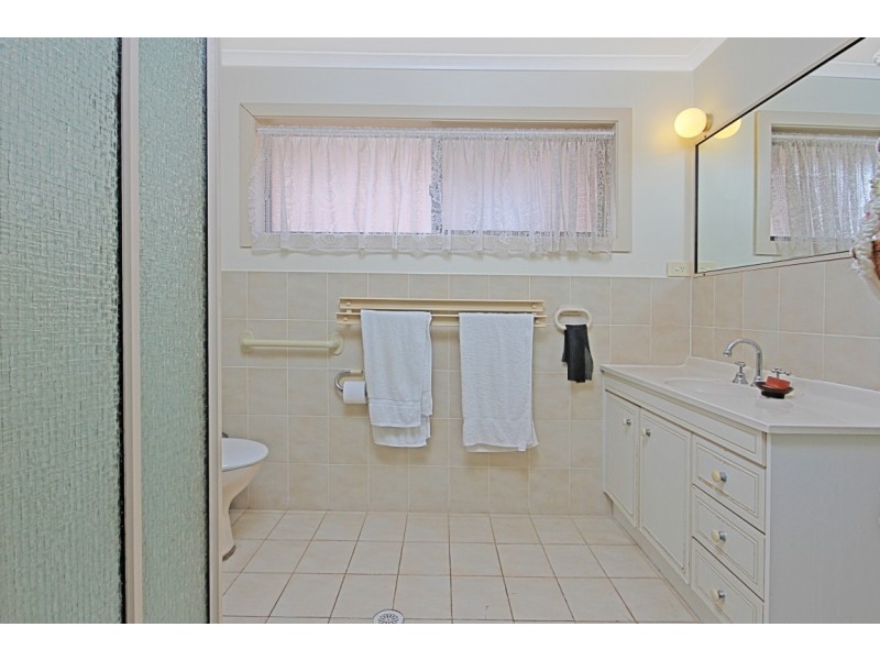 77 Edward Road, Batehaven NSW 2536