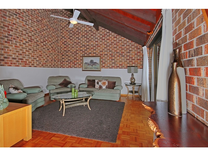 9 Cook Avenue, Surf Beach NSW 2536