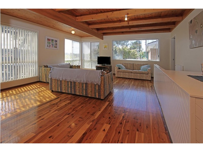 2 Ocean Close, Surf Beach NSW 2536